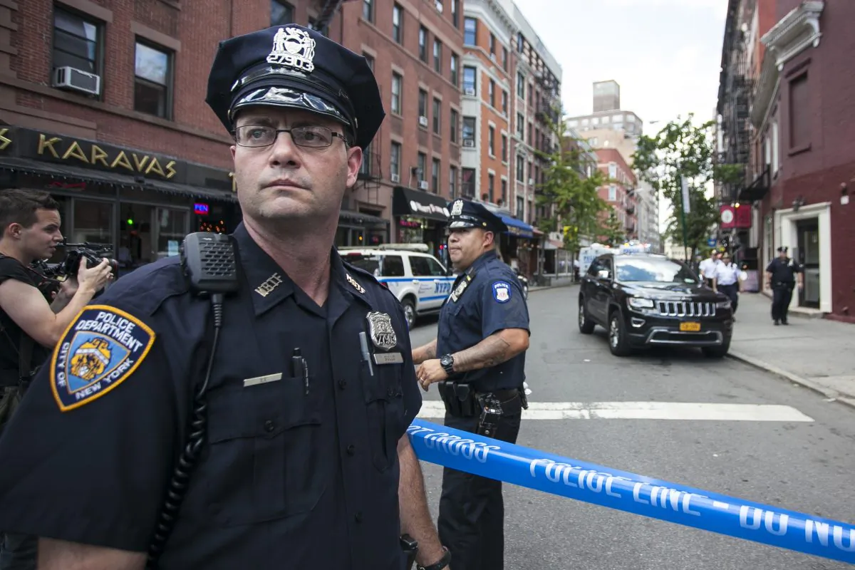 Police-worn cameras would act as an impartial witness to the interaction, whether bystanders were recording or not. (Samira Bouaou/Epoch Times)