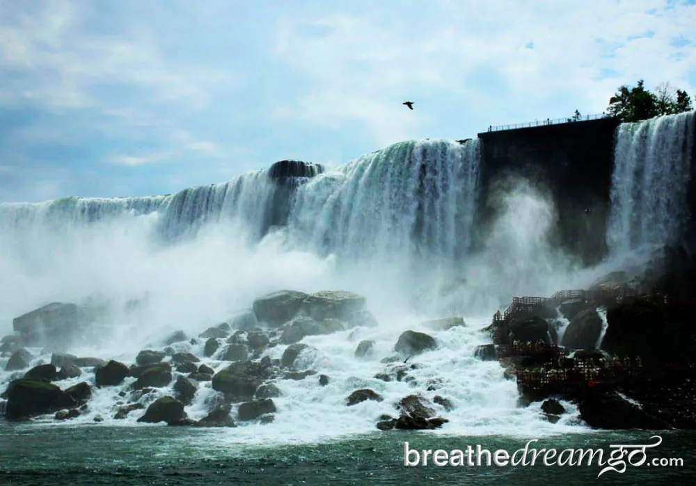 Niagara Falls (Breathedreamgo)
