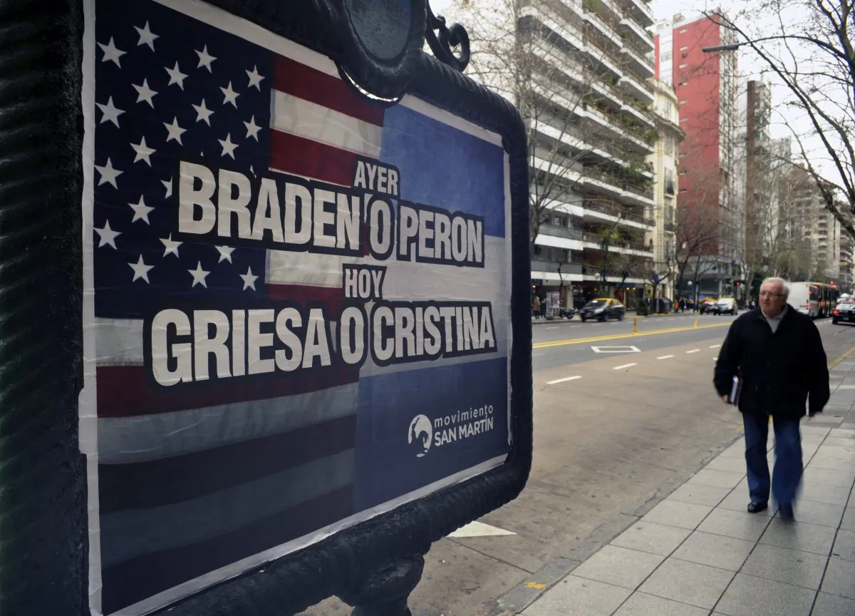 Bilboard in Buenos Aires supporting the Argentine government in negotiation with hedge funds, July 29. 
 (Juan Mabromata/AFP/Getty Images)