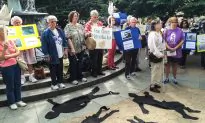 In Greenwich Village, a Vigil for the Victims of Atomic Bombing