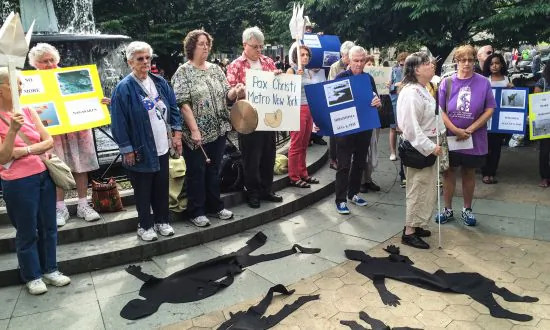 In Greenwich Village, a Vigil for the Victims of Atomic Bombing