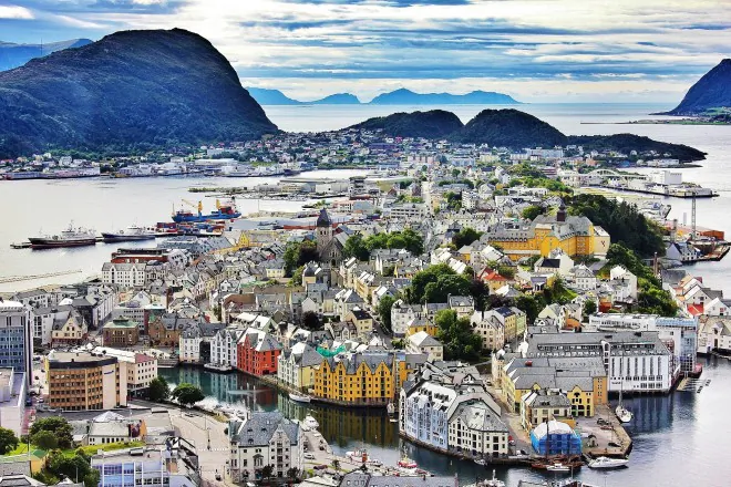 Panoramic view of Alesund (The Culture Map)