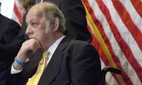 Nancy Reagan, Josh Earnest Issue Statements on Jim ‘Bear’ Brady Death