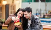 The Science Behind Gift-Giving (Infographic)
