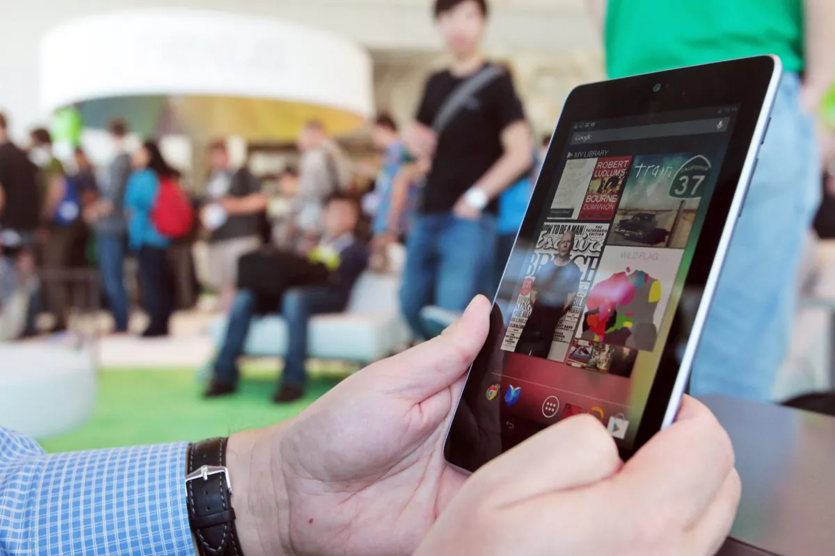 Developer James Bruce uses a Nexus 7 at Google's Developers Conference on June 27, 2012 in San Francisco, California. (Mathew Sumner/Getty Images)