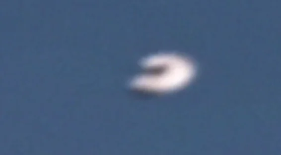 UFO Over Busan, South Korea (Video)