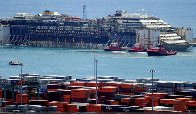 Search for Concordia’s Last Victim, as Scrap-Yard Approaches