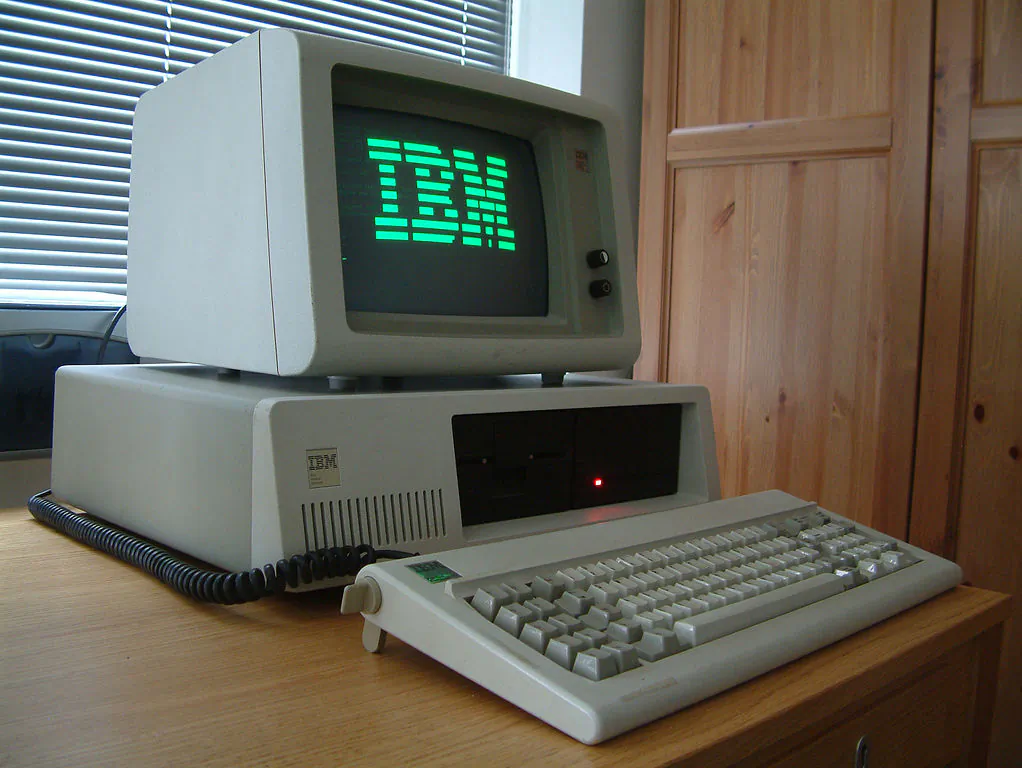The desktop is the past, the future is in the cloud. (Ruben de Rijcke, CC BY)