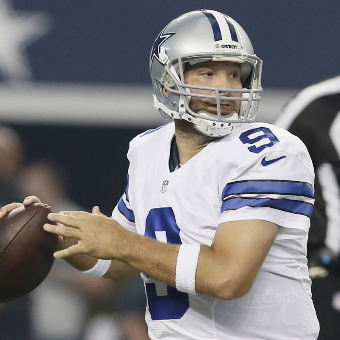 Dallas Cowboys QB Tony Romo Engaged to Former Beauty Queen