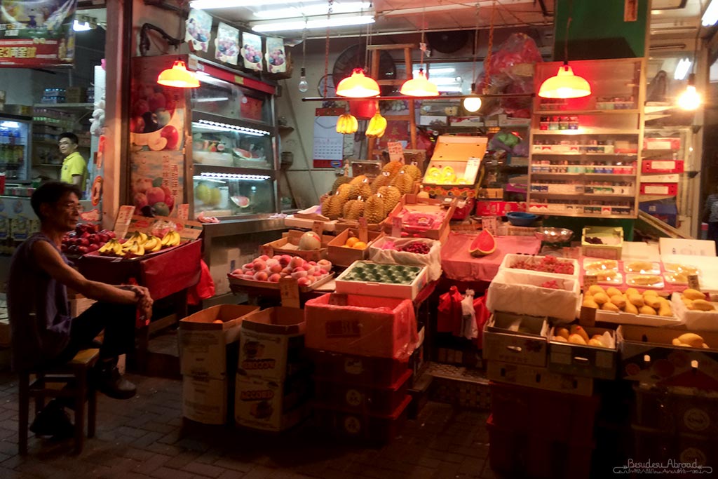 market (Beth Williams, BesuDesu Abroad)