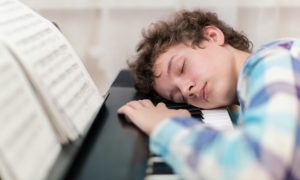 Learning to Play the Piano? Sleep on It! 