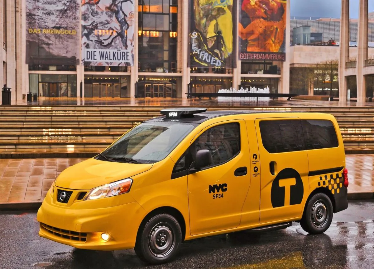 2014 Nissan NV200 Taxi (Courtesy of NetCarShow.com)