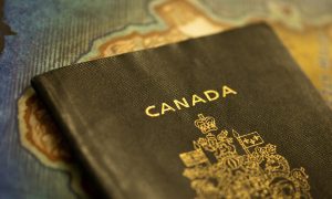 Americans Line Up to Renounce US Citizenship in Toronto