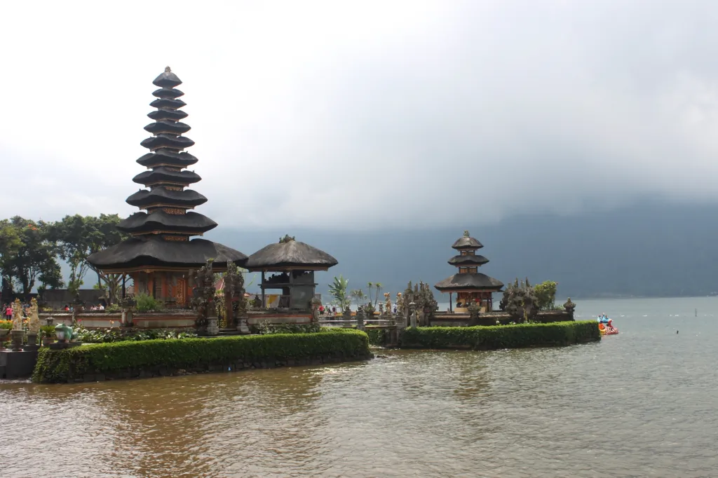 Ulun Danu (Miriam Risager, Adventurous Miriam)
