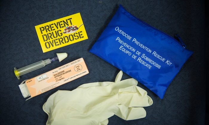 A kit of Naloxone, a heroin antidote that can reverse the effects of an opioid overdose, is displayed at a press conference about a new community prevention program for heroin overdoses in which New York police officers will carry kits of Naloxone, on May 27, 2014 in New York City.(Andrew Burton/Getty Images)