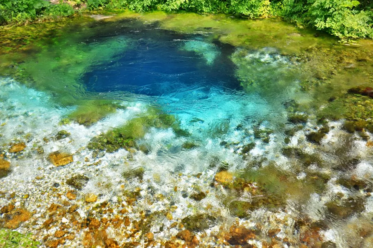Blue Eye Spring (Tomasz Lisowski, Adventurous Travels)