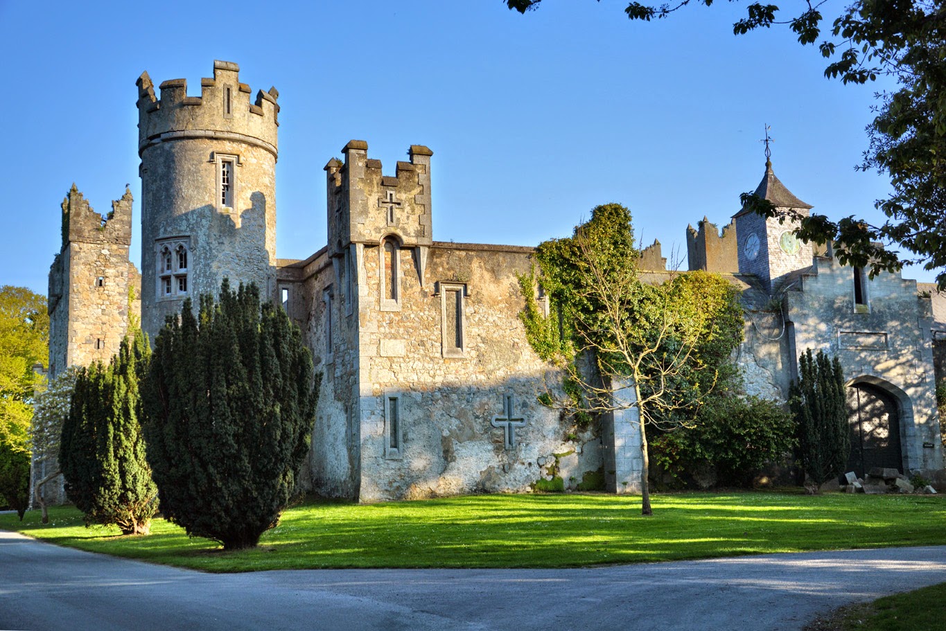 Howth Castle (Tomasz Lisowski, Adventurous Travels)