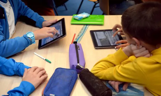 How to Use Google Docs in Classroom (Video)