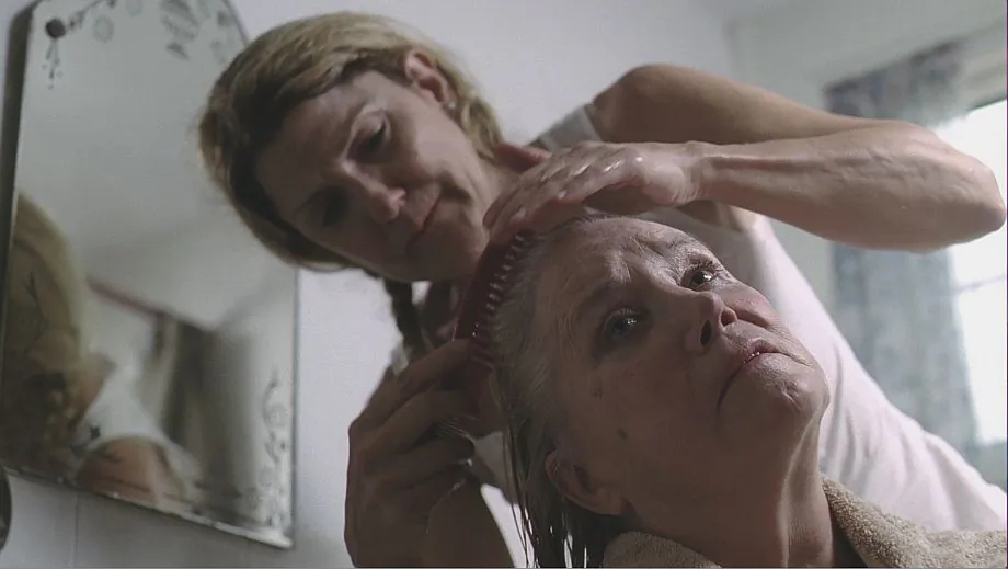 Victoria Clark and Sally Kirkland play daughter and mother in “Archaeology of a Woman.” (Courtesy of Sharon Greytak)