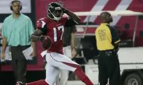 Watch: All 20 Devin Hester Return Touchdowns + Hester, Sanders Share Special Moment