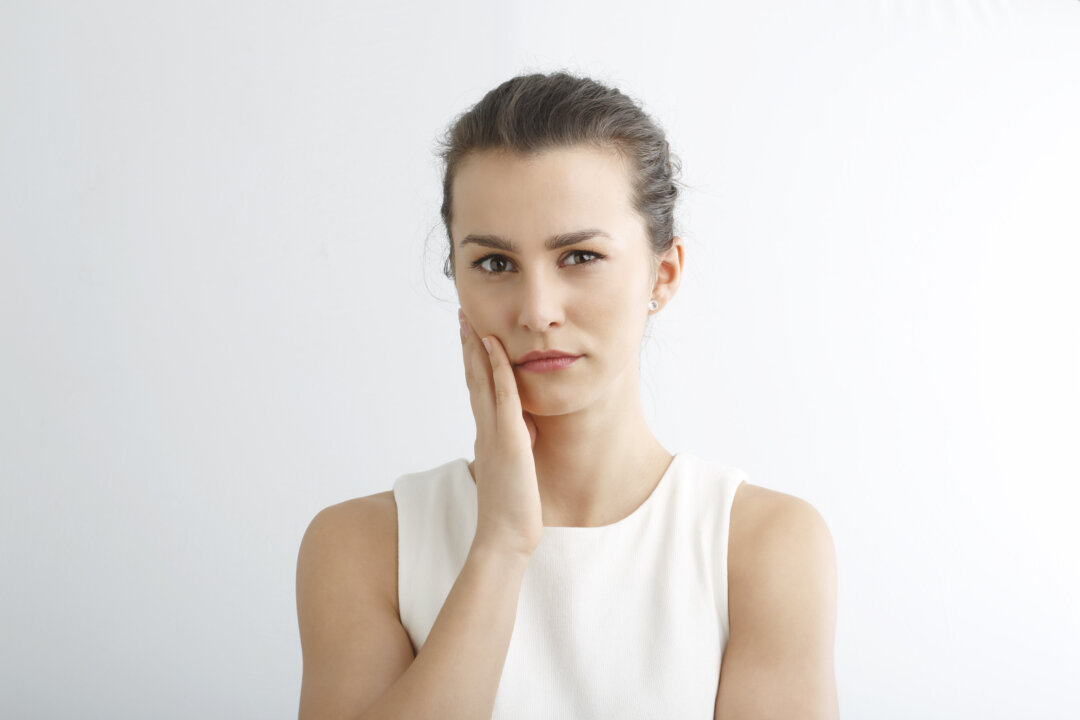 During the week you ovulate, you may find you want to connect with friends and nurture yourself. (iStock/Thinkstock)