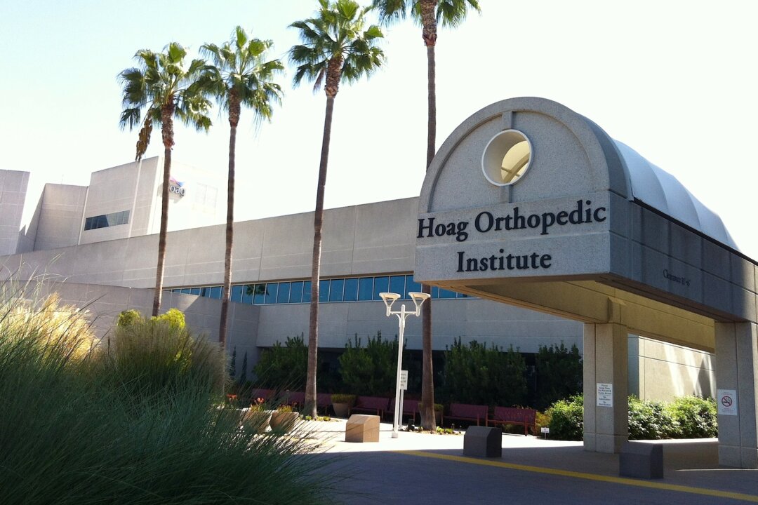 The Hoag Orthopedic Institute in Irvine, Calif., pictured here on Sept. 23, is one of a few medical providers that offers surgical warranties to certain patients. (Sarah Le/Epoch Times)