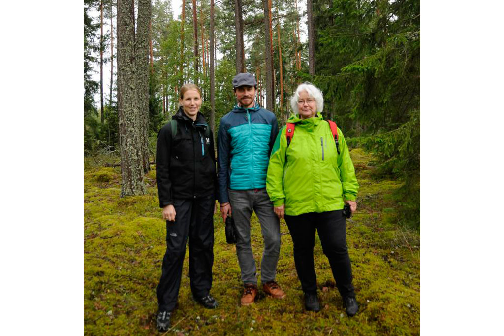 (L-R) Eva-Maria Nordström, Jonathan Stoltz and Ann Dolling. They carried out the research project about how spending time in the forest affects people with stress-related illnesses at the Swedish University of Agricultural Sciences. (Ulrika Lagerlöf/Skogssällskapet)