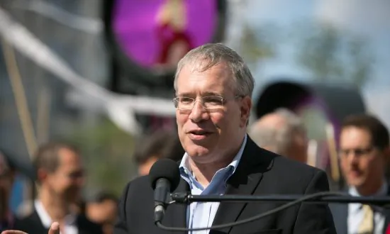 Stringer Drafts Plan for ‘Green’ City Bonds
