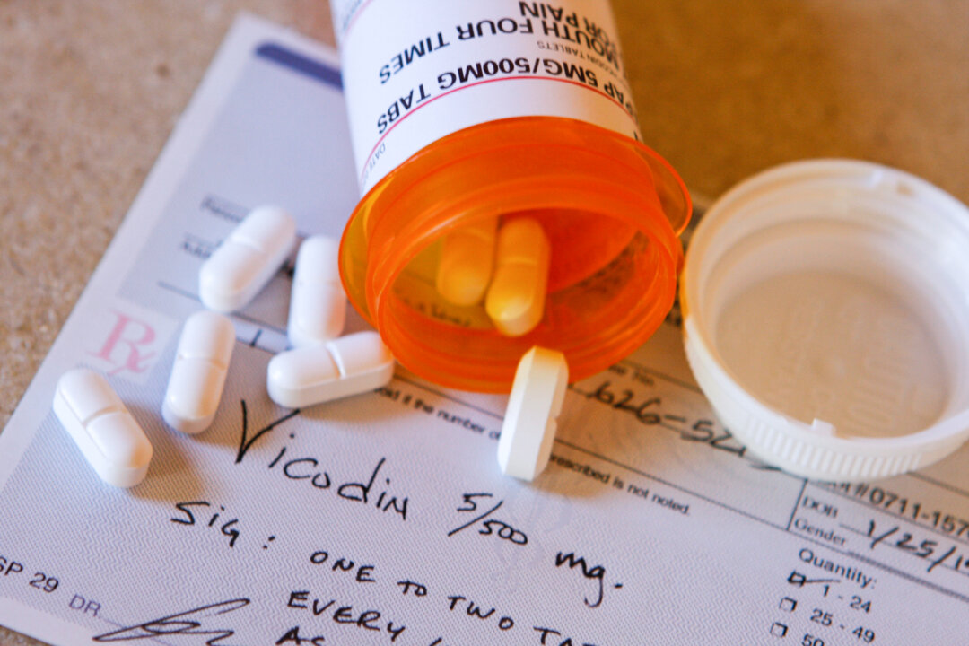 Vicodin medication on a prescription form at a doctor's office in California on Dec. 13, 2012. (Maria Daly Centurion/Epoch Times)