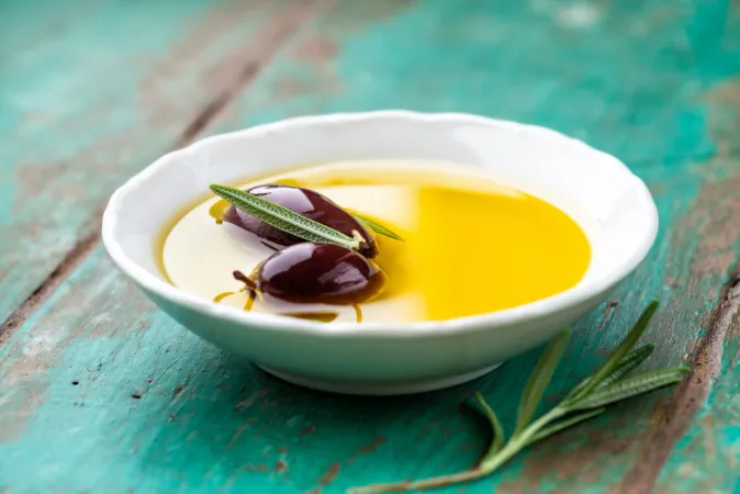 Olive oil (Shutterstock*)