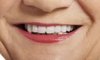 6 Natural Substances to Treat Gum Disease