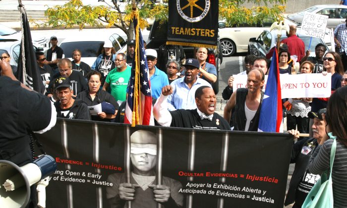 Community leaders gather to demand reforms and prevent more wrongful convictions in the Bronx, N.Y., on Monday, Sept. 29, 2014. (Shannon Liao/Epoch Times)
