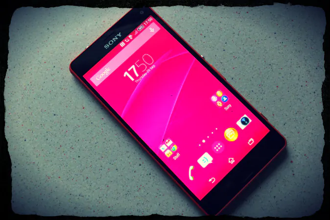 Sony Xperia Z3 Compact (Courtesy of coolsmartphone.com; effects added by Epoch Times)