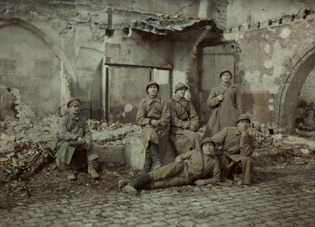 "Russian Soldiers at the Convent of Les Cordeliers" by Fernand Cuville, February–April, 1917. (Courtesy of NGC)