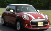 Video: 2014 MINI Cooper Hardtop Review