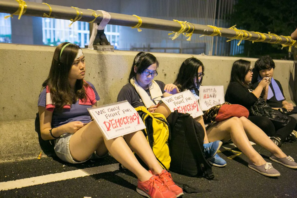 Thousands of Pro-democracy protesters attend a peaceful demonstration at the Government Complex in Hong Kong on October 2, 2014.  (Benjamin Chasteen/Epoch Times)