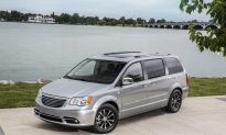 2014 Chrysler Town & Country 30th Anniversary Edition