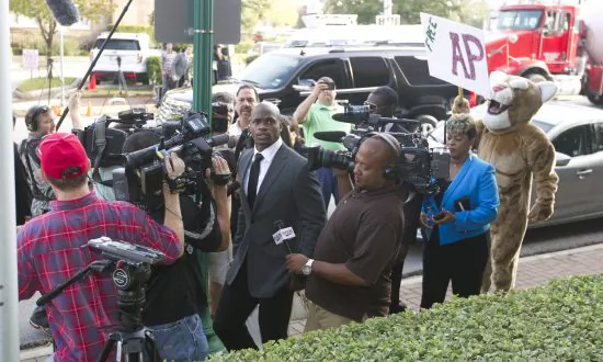 Minnesota Vikings’ Adrian Peterson Won’t Be Coming Back to the Field Any Time Soon