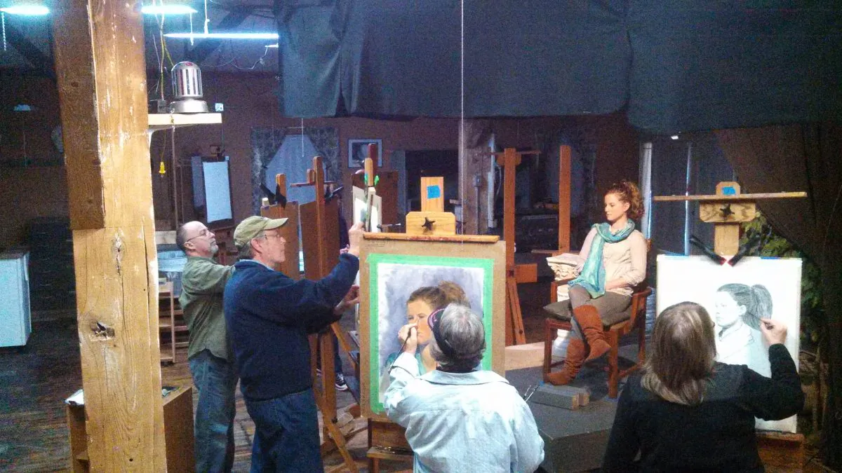 Portrait class at the Academy of Fine Art.
