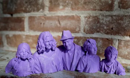 The New Family Portrait? 3D-Printed Statue Selfies