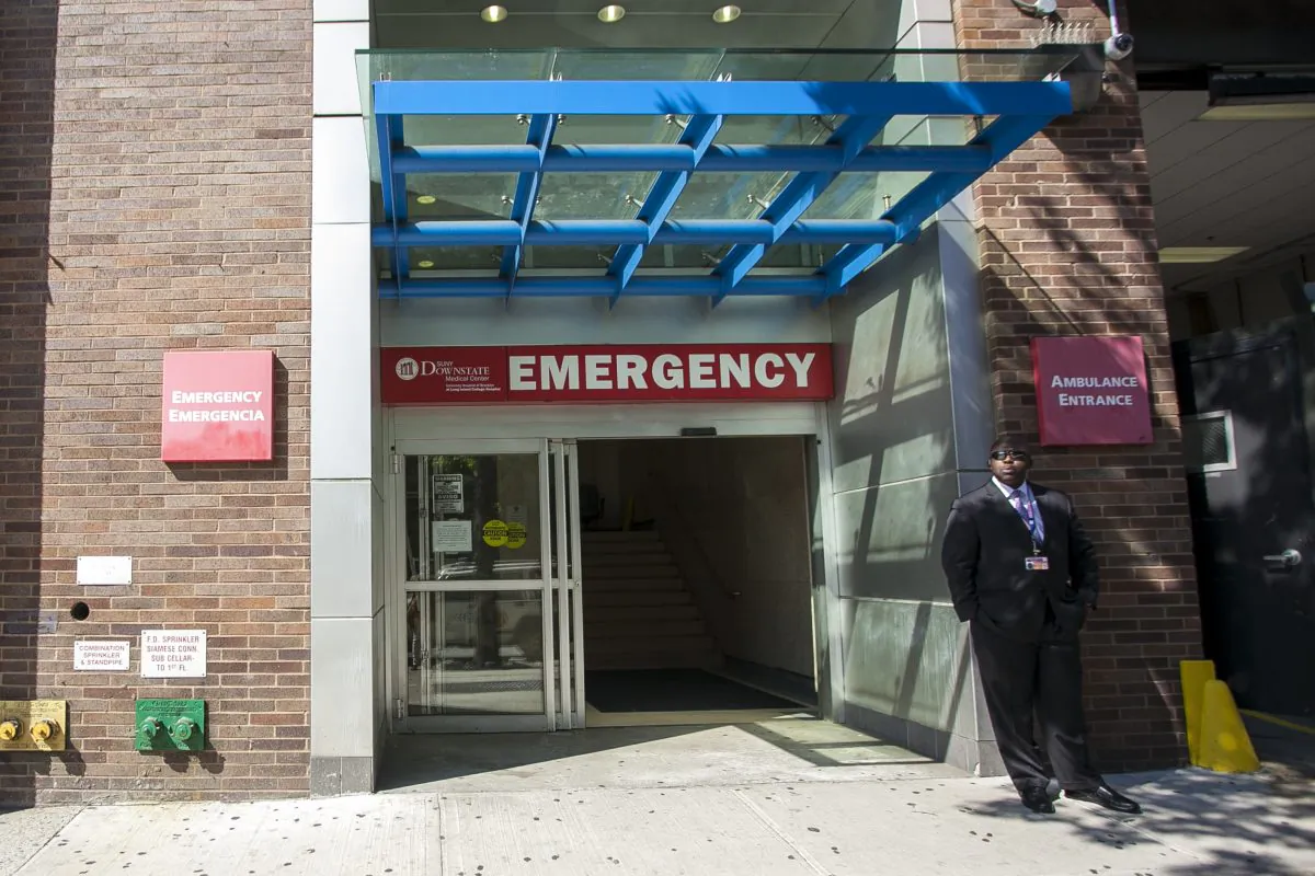 The exterior of Long Island College Hospital in Brooklyn on May 29, 2014. (Samira Bouaou/Epoch Times)