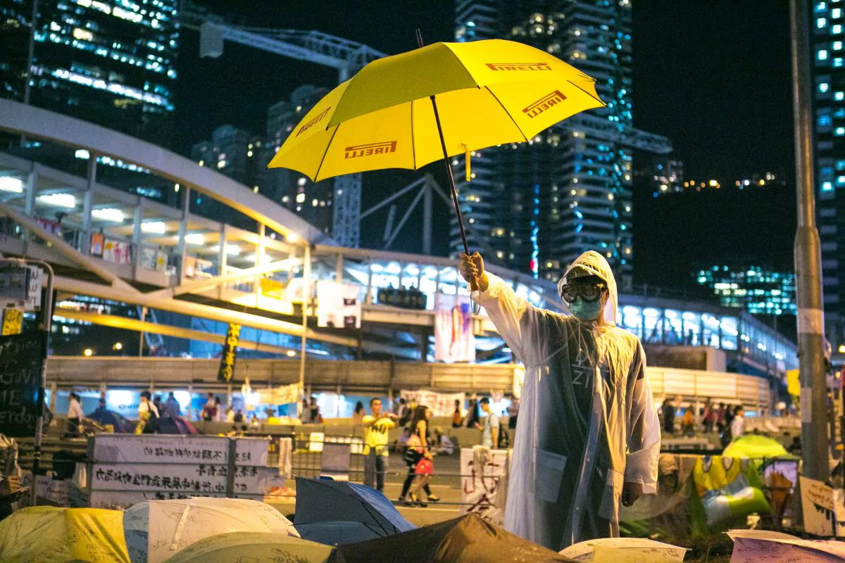 A pro-democracy activist outside the government complex in the Central District of Hong Kong on Oct. 9, 2014. (Benjamin Chasteen/Epoch Times)