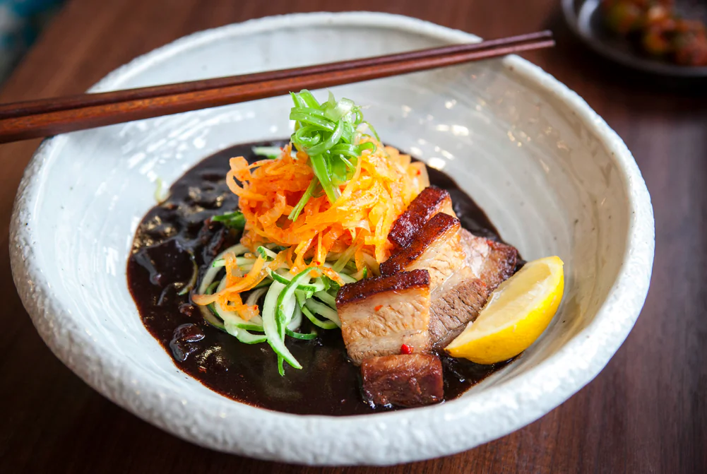 The Black Ramen, a take on the sweet-savory Korean jajangmyeon noodle dish. (Samira Bouaou/Epoch Times)
