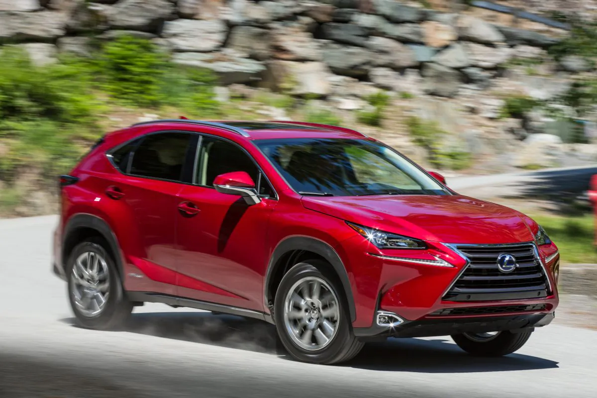 Lexus NX 300h (Lexus)