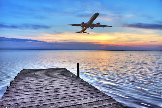 Plane (Shutterstock*)