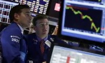 Dizzying Day for Wall Street as Stocks Plunge