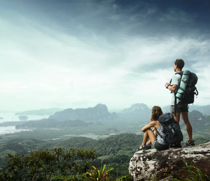 Young backpakers (Shutterstock*)