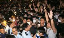 Hong Kong Leader Says He Will Meet With Students