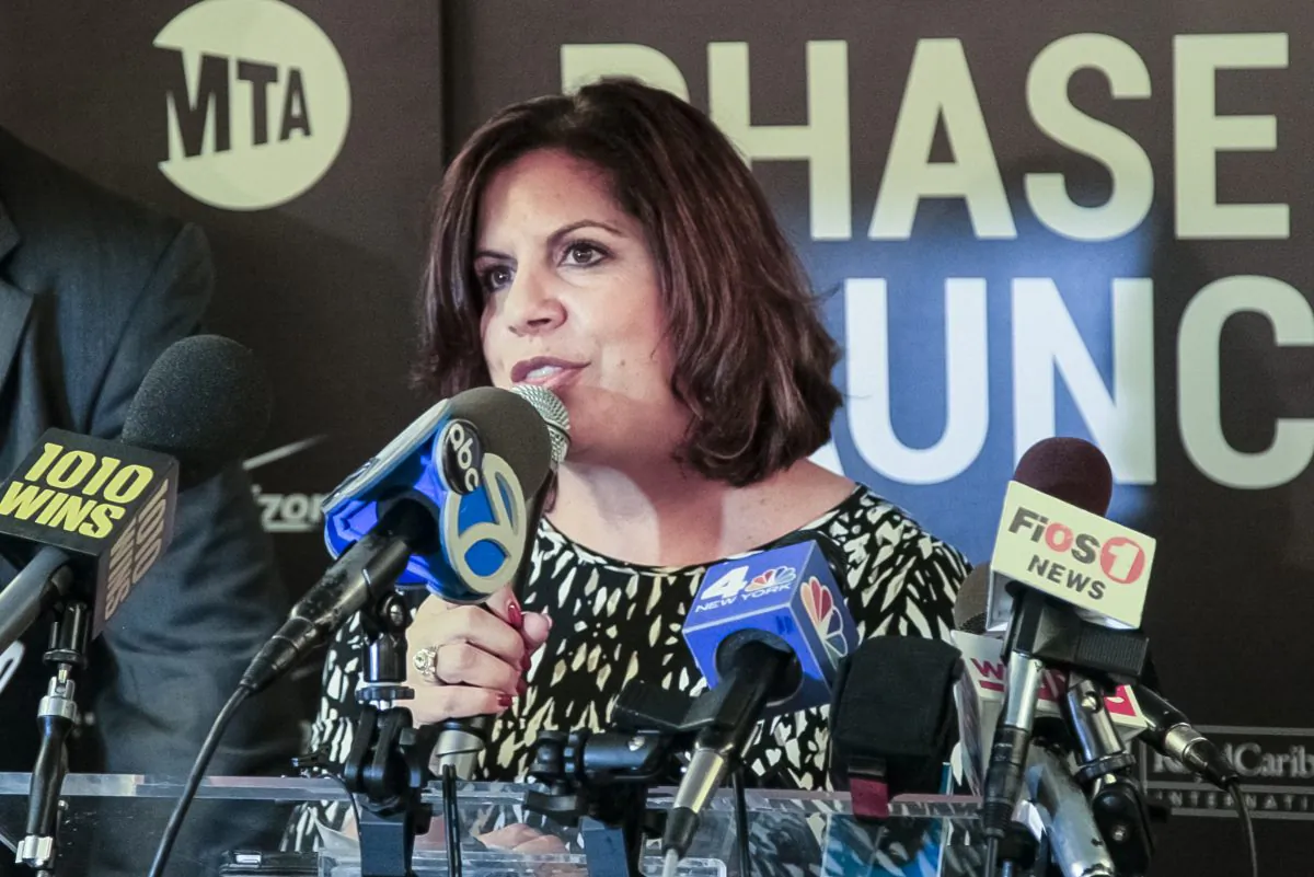Verizon Wireless New York Network Executive Director Michele White at a press conference about adding Wi-Fi and phone calling services to 40 more subway stations in Manhattan and Queens, in Manhattan, N.Y., Oct. 16, 2014. (Shannon Liao/Epoch Times)
