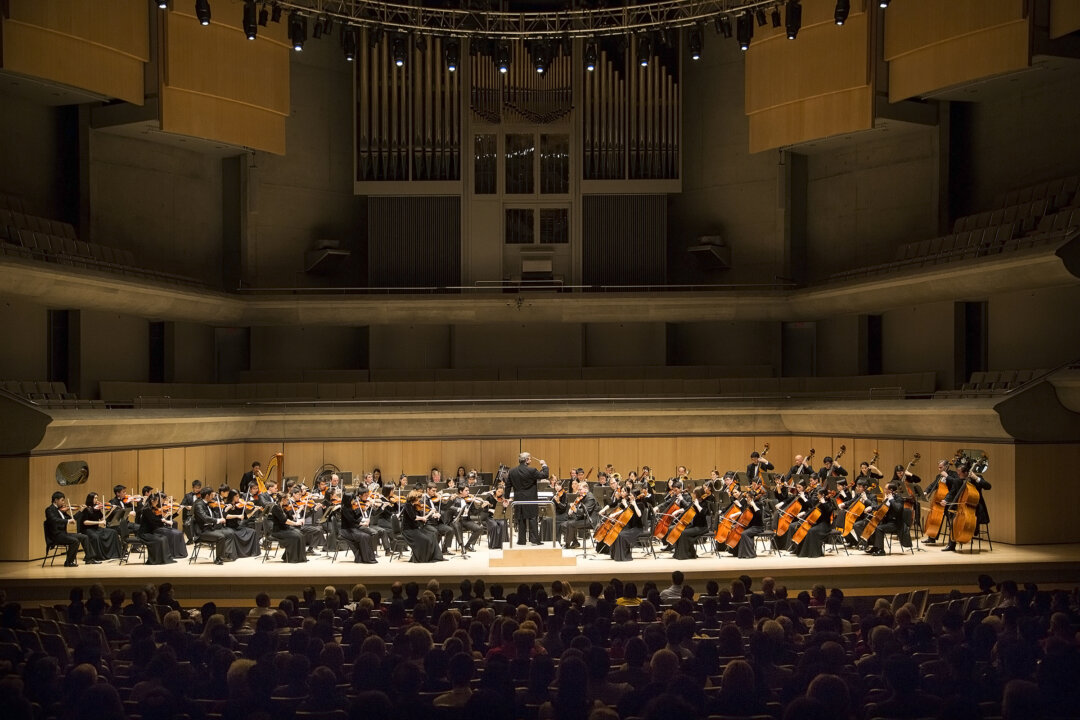 The Shen Yun Symphony Orchestra performed Thursday, October 16th  at Roy Thompson Hall in Toronto. (Epoch Times)